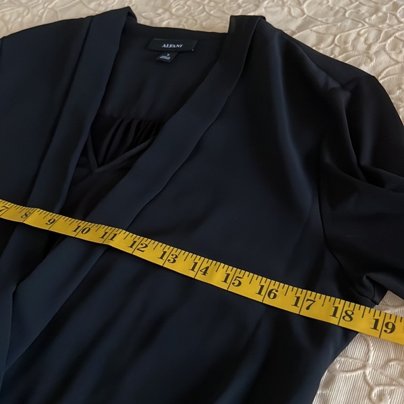 Afani Basic Black Blouse - Picture 5 of 9